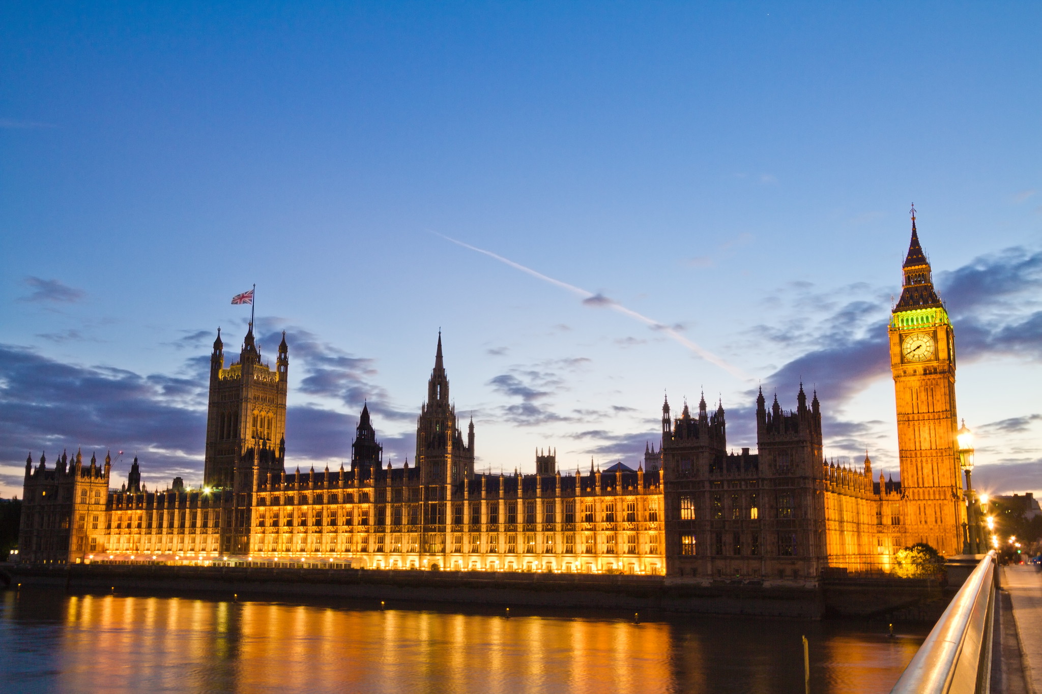 houses of parliament at night