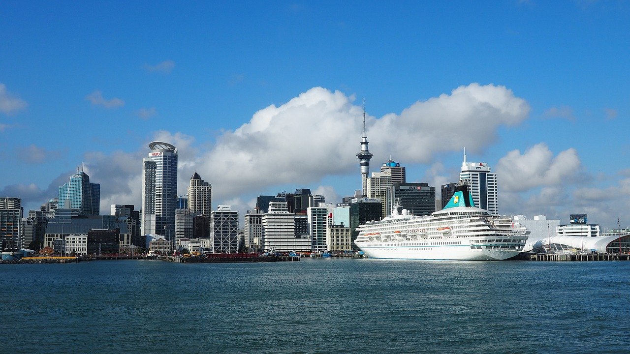 Cruise ship at Aukland harbour